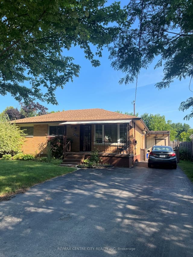 Detached at 1590 Dixie Street, London East, ON N5V 1Y9