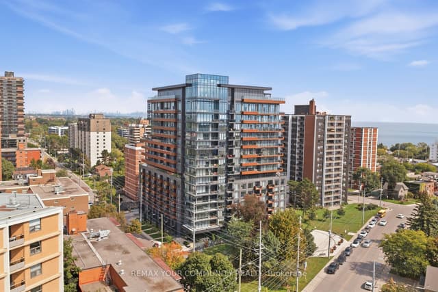 Condo Apartment at 21 E Park Street E 906, Mississauga, ON L5G 1L7