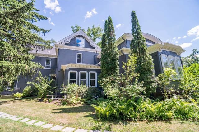 Detached at 164 Trafalgar Road Loft, Oakville, ON L6J 3G6