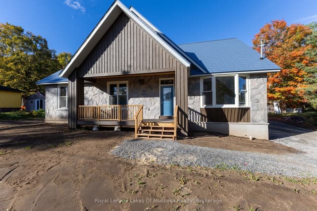 Detached at 455 Wellington Street, Gravenhurst, ON P1P 1A5