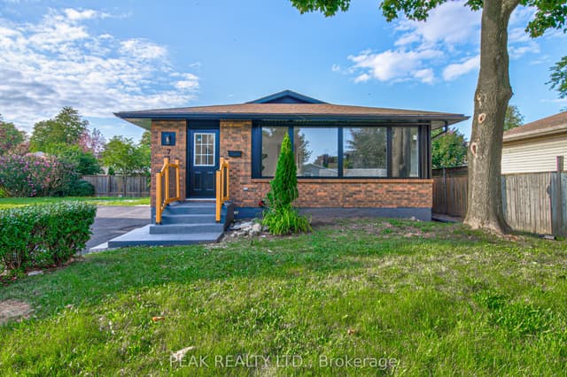 Detached at 7385 North Dorset Place, Niagara Falls, ON L2J 3T3