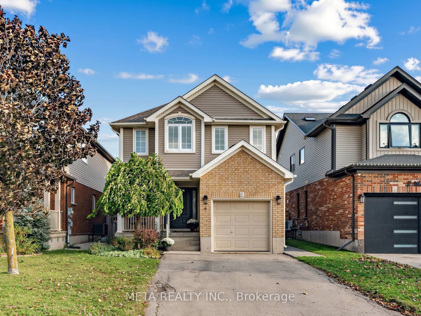 4 Murray Crt