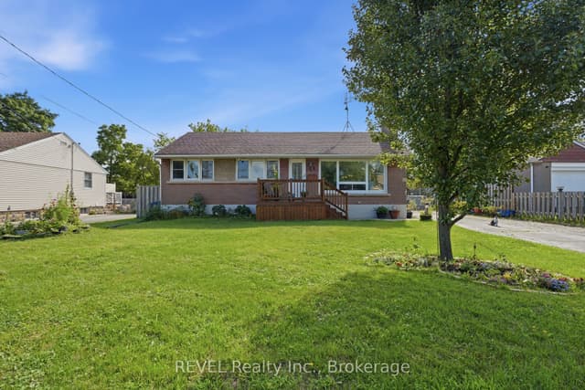 Detached at 14 Gram Avenue, Welland, ON L3C 1H3