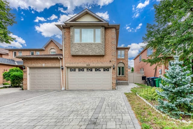 Link at 925 Cardington Street, Mississauga, ON L5V 1Z8