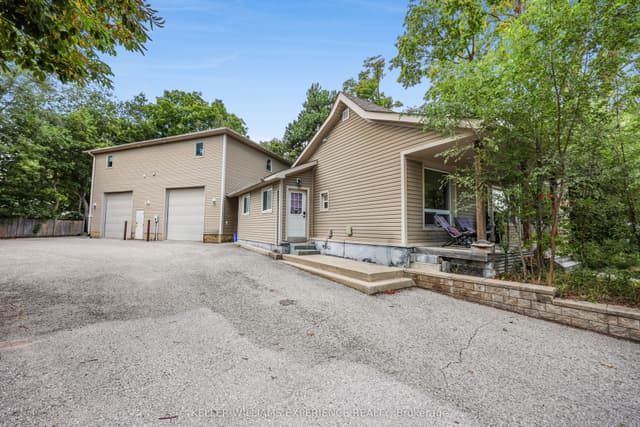 Detached at 19 Centre Street, Barrie, ON L4N 3L3