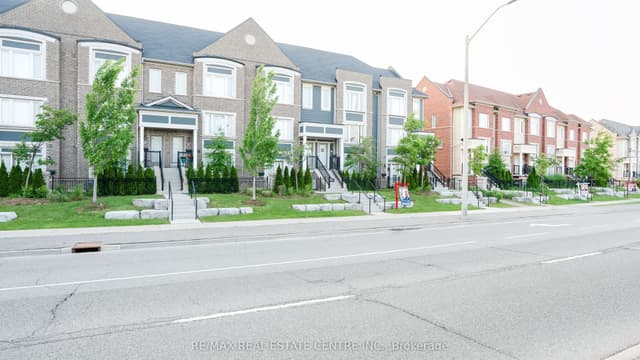 Condo Townhouse at 250 Sunny Meadow Boulevard 77, Brampton, ON L6R 3Y7