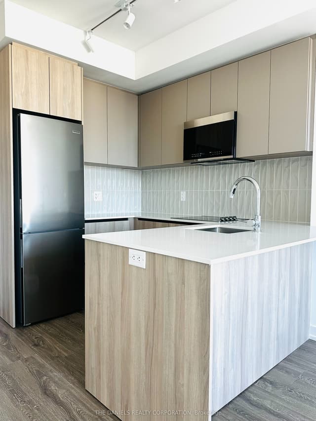 Condo Apartment at 2485 Eglinton Avenue W 1212, Mississauga, ON L5M 2T1