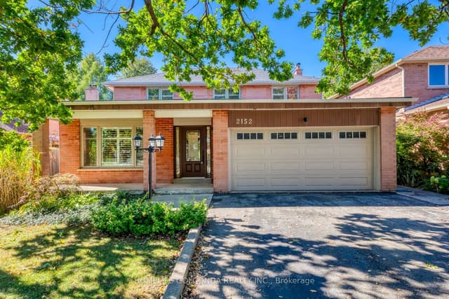 Detached at 2152 Munn's Avenue, Oakville, ON L6H 3T2