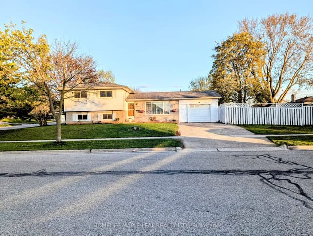 Detached at 261 Overlea Drive, Kitchener, ON N2M 1T7