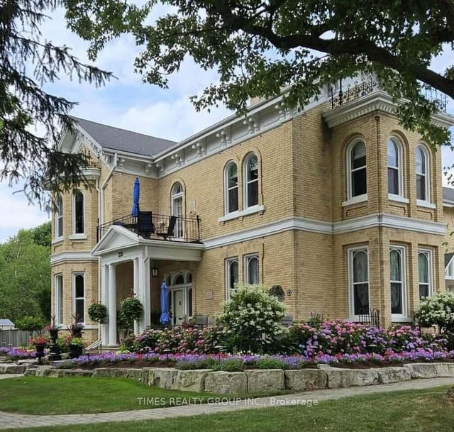 Detached at 220 Hibernia Street, Stratford, ON N5A 5V5
