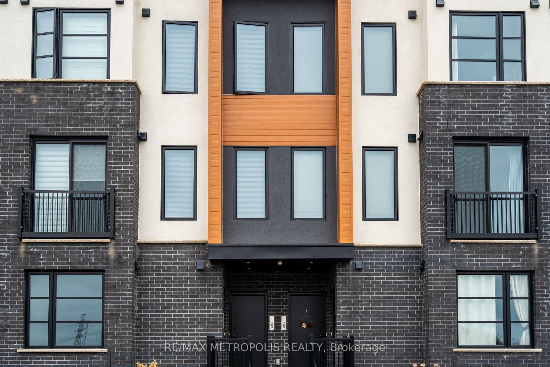 Suite 121 · Floor 1, Unit 121 · 3900 Savoy St