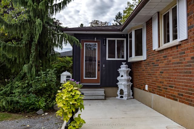 Detached at 9 Glen Avenue, St. Catharines, ON L2S 1L2