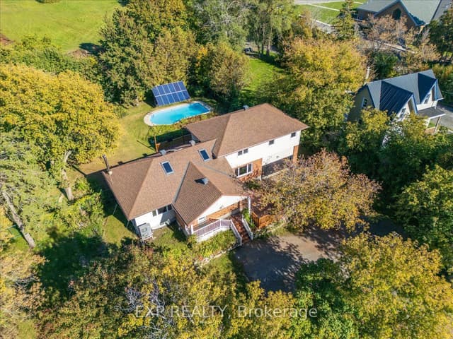 Detached at 5410 Old Richmond Road, Bells Corners and South to Fallowfield, ON K2R 1G7