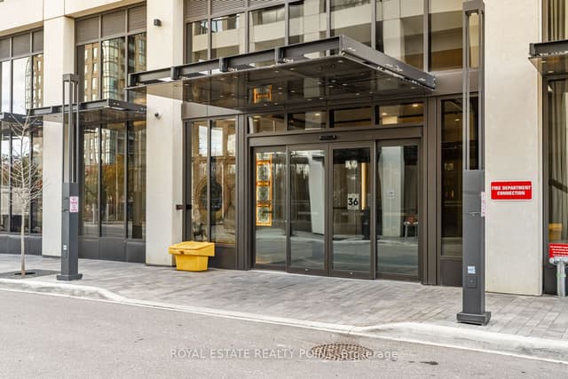 Condo Apartment at 36 Elm Drive W PH-02, Mississauga, ON L5B 0N3