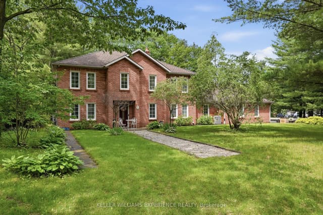 Detached at 2 Seeley Court, Wasaga Beach, ON L9Z 2A7
