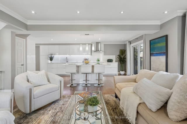Detached at 10 Scarboro Avenue, Toronto, ON M1C 3Z4, Toronto E10