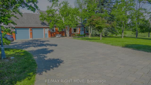 Detached at 9992 Hwy 12 Highway, Oro-Medonte, ON L0K 1E0
