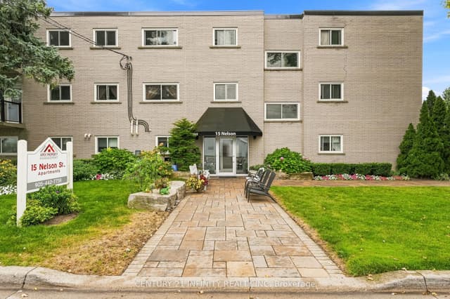 Multiplex at 15 Nelson Street, Clarington, ON L1C 1C8