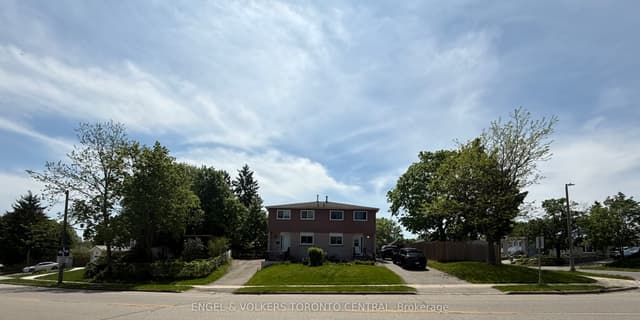 Semi-Detached at 689 College Avenue W, Guelph, ON N1G 2Y2