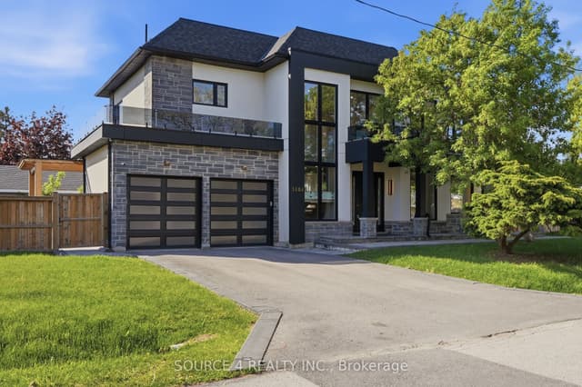 Detached at 1404 Wren Avenue, Oakville, ON L6L 2V6