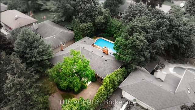 Detached at 261 Wales Crescent, Oakville, ON L6L 3X8