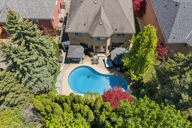 Detached at 64 Spence Drive, Aurora, ON L4G 6M6