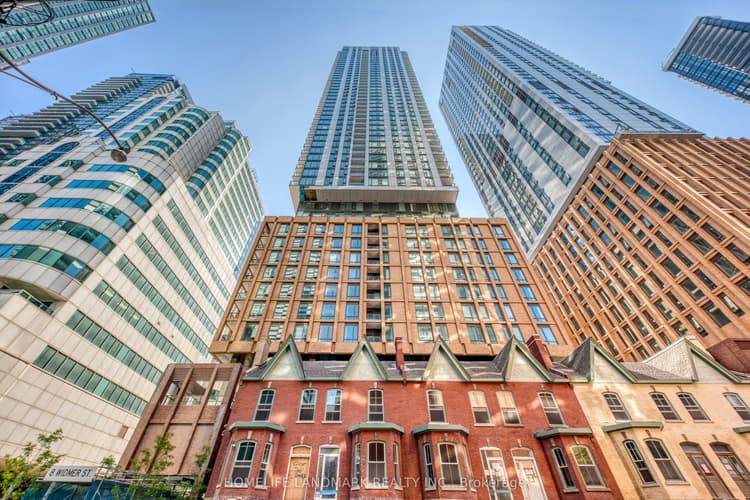 8 Widmer Street