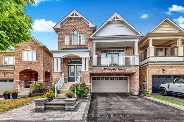 Detached at 42 Grayleaf Drive, Whitchurch-Stouffville, ON L4A 1S8