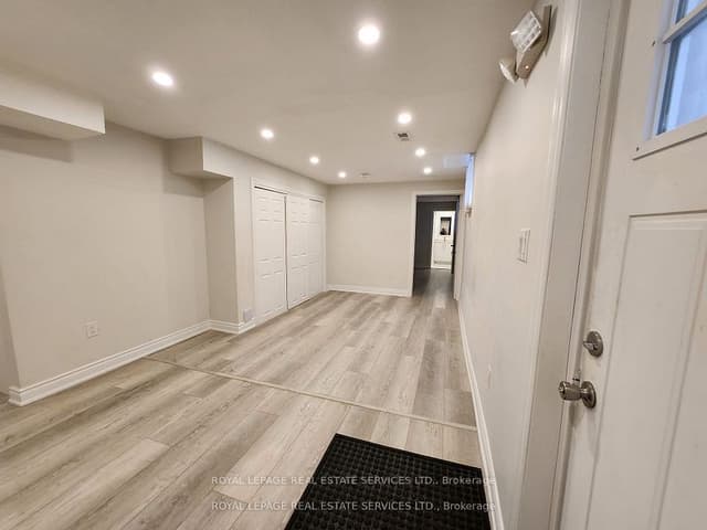 Detached at 1447 Santa Rosa Court, Mississauga, ON L5V 1H7