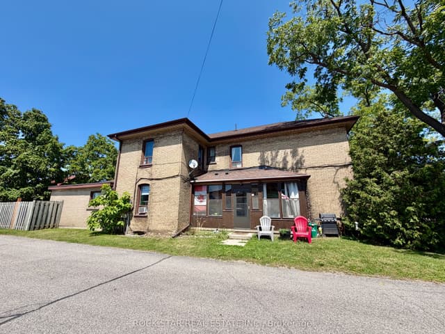 Fourplex at 135 Sherwood Drive, Brantford, ON N3T 1N8