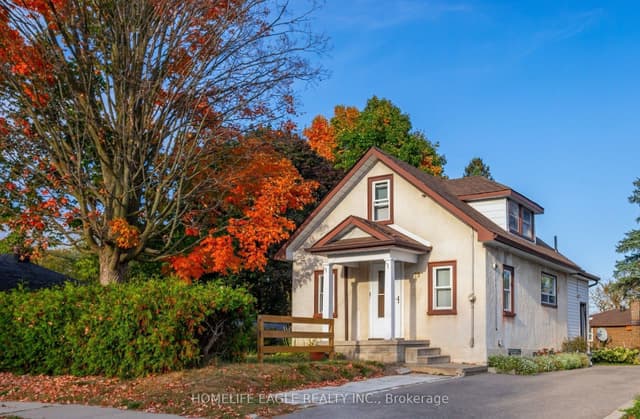 Detached at 75 Denne Boulevard, Newmarket, ON L3Y 4H5