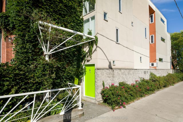 Semi-Detached at 61 Seaton Street, Toronto, ON M5A 2T2, Toronto C08