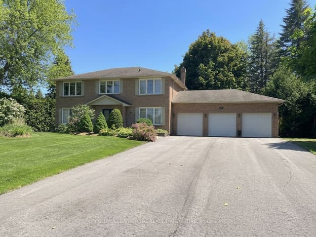 Detached at 11 Ramsden Crescent, East Gwillimbury, ON L0G 1V0