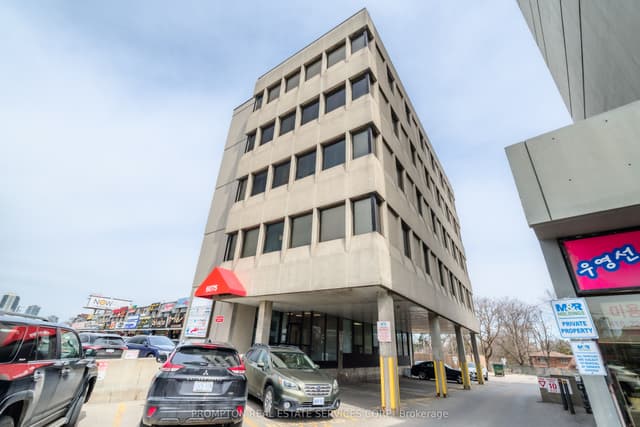 Office at 6075 Yonge Street 3rd Floor, Toronto, ON M2M 3W2, Toronto C14