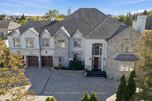 Detached at 39 Dewbourne Avenue, Richmond Hill, ON L4B 3G9