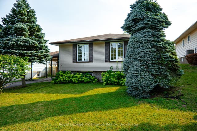 Detached at 5 Van Alstine Drive, Quinte West, ON K8V 6K4