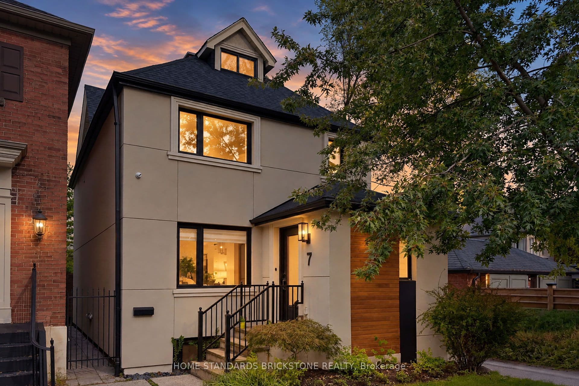 7 Heather St