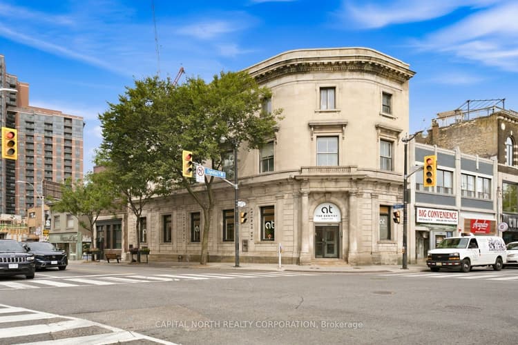 2854 Dundas Street
