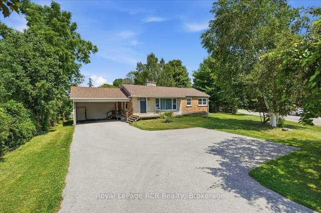 Duplex at 850 11th Street W, Owen Sound, ON N4K 3T3