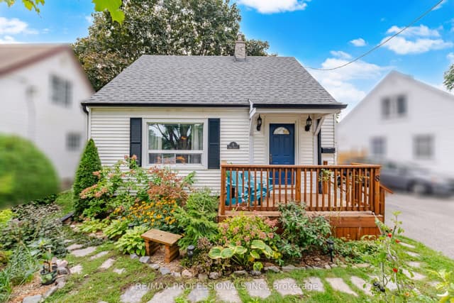Detached at 8 Smith Crescent, Toronto, ON M8Z 3X5, Toronto W07