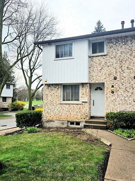 Condo Townhouse at 5815 Swayze Drive 1, Niagara Falls, ON L2J 3W3