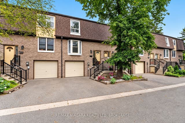 Condo Townhouse at 209 CASTLE ROCK Drive 9, Richmond Hill, ON L4C 5M2