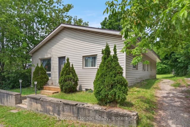 Detached at 20 Parry Sound Road, Parry Sound, ON P2A 2M4