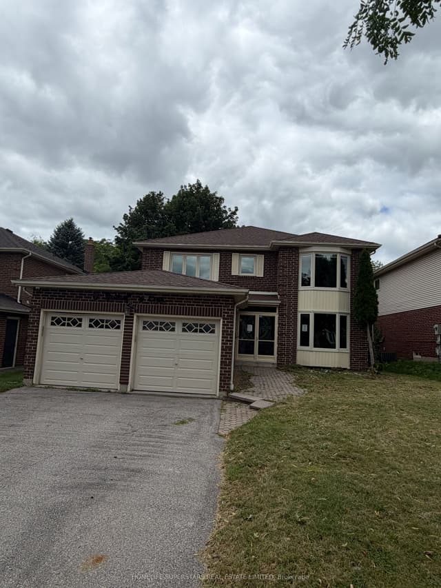 Detached at 8 Butterfield Crescent, Whitby, ON L1R 1J2