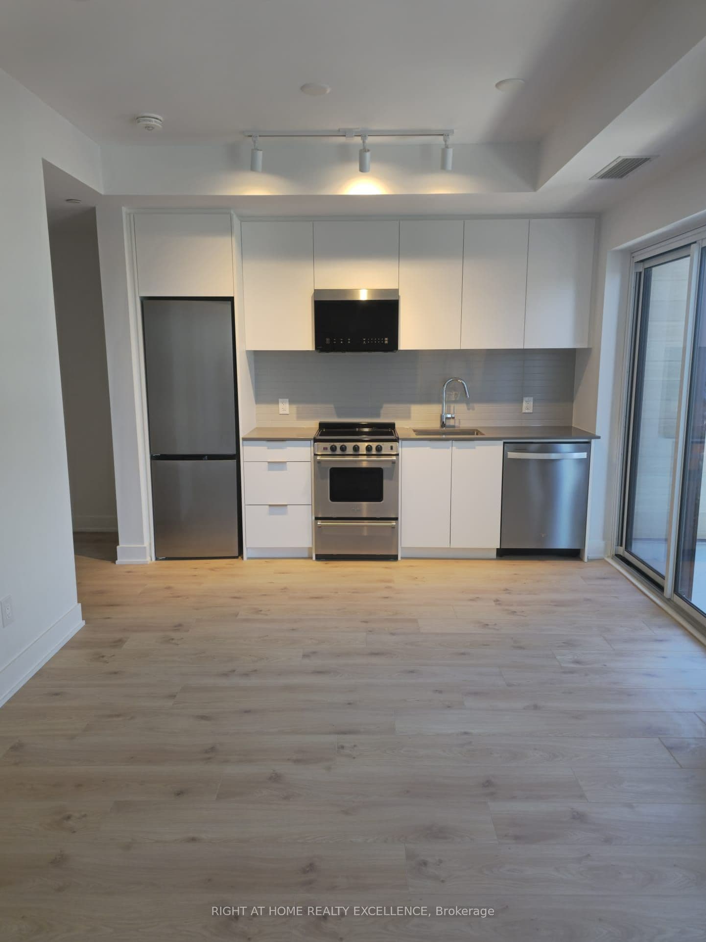 Suite 514 · Floor 5, Unit 514 · 3008 William Cutmore Blvd