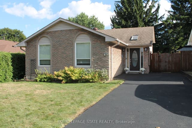Detached at 106 Appleford Road, Hamilton, ON L9C 6B8
