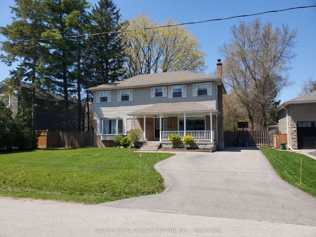 Detached at 1077 Selby Avenue, Oakville, ON L6L 2M4
