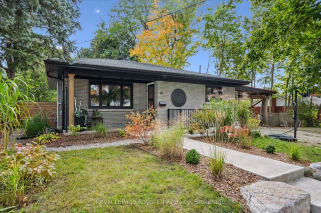 Detached at 20 Highview Place, Guelph, ON N1H 1M7