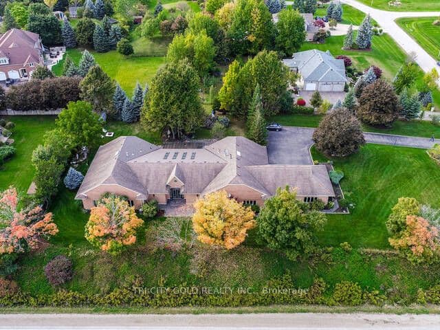 Detached at 16 OCHS Drive, Puslinch, ON N0B 2C0