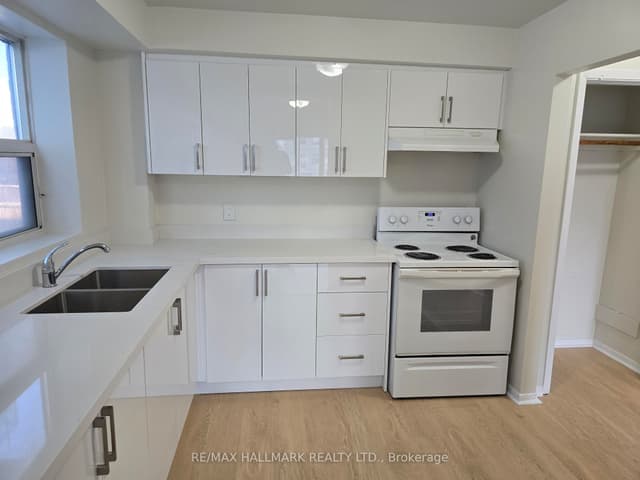 Store W Apt/Office at 914 Sheppard Avenue W 1, Toronto, ON M3H 2T6, Toronto C06